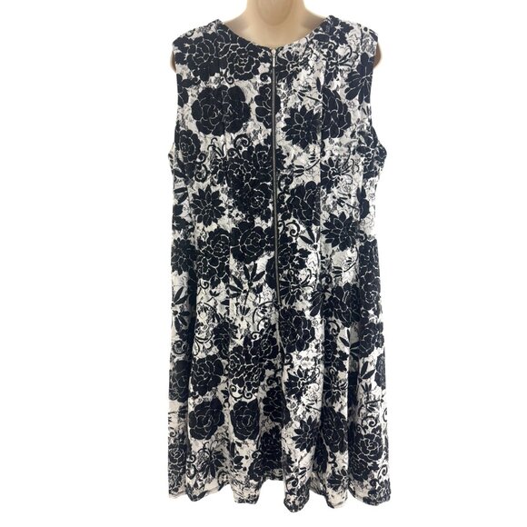 Roz & Ali Black & White Cutout Floral Lace Fit & Flare Dress Size 16W 1X Plus Sz - Picture 3 of 7